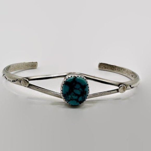 Turquoise Cuff, Sterling Silver, Native American, Rattlesnake Jaw, Vintage - Picture 4 of 5